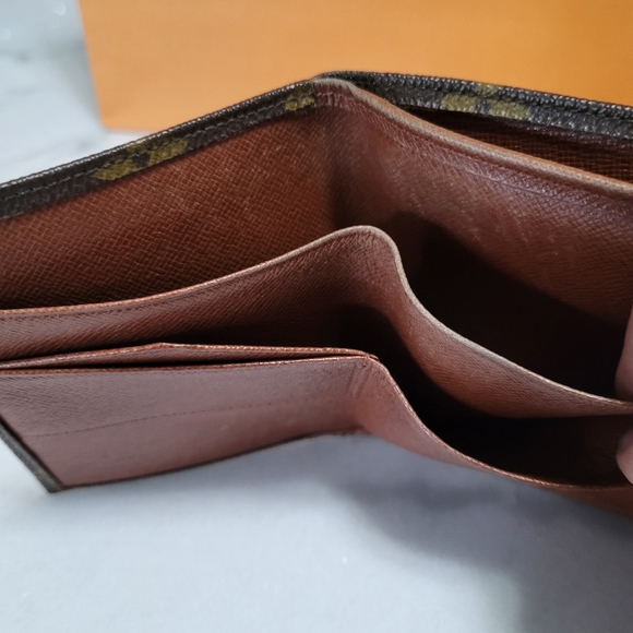 Louis Vuitton Small Bifold Wallet - Picture 8 of 10